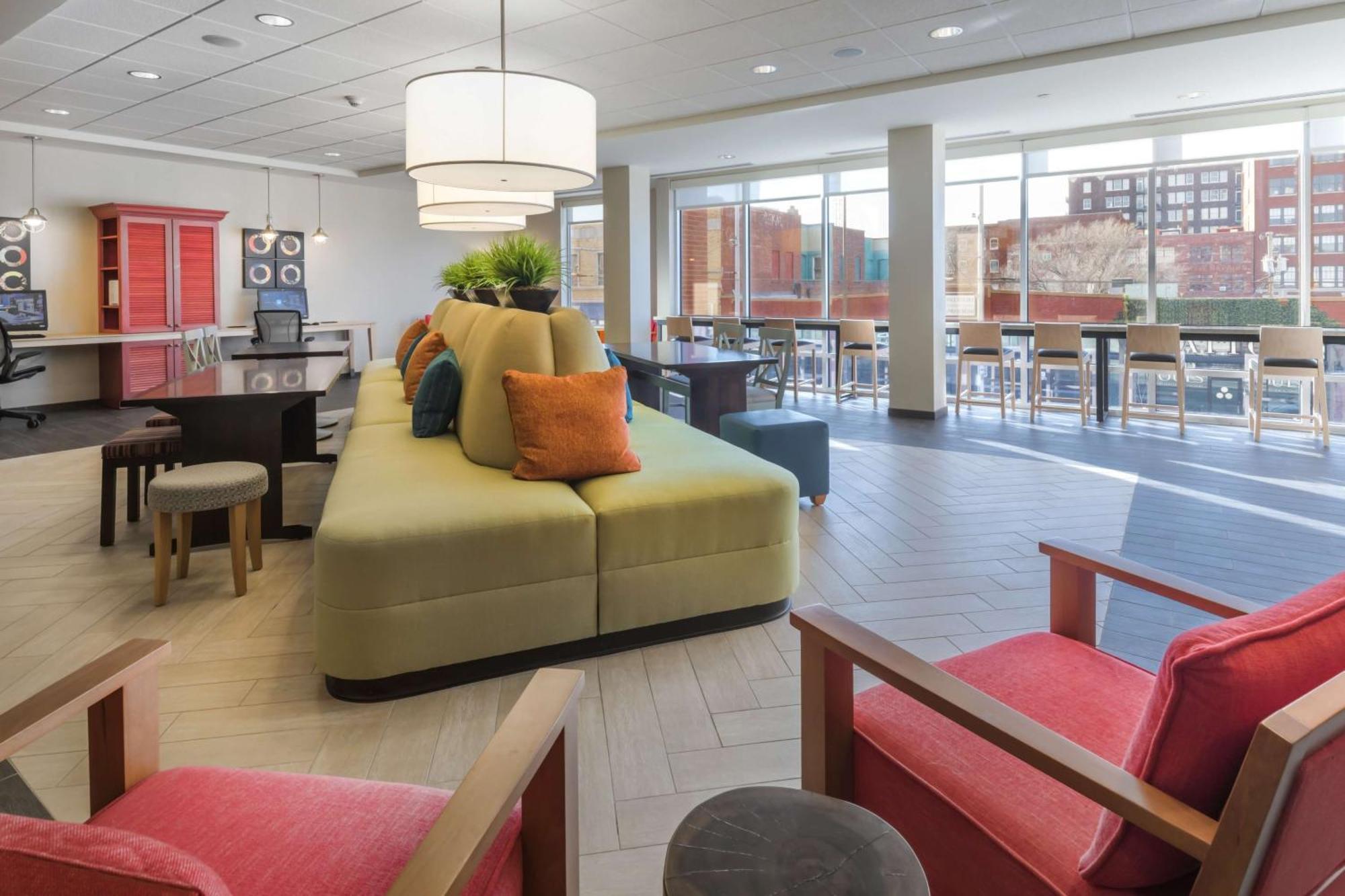 Home2 Kansas Downtown Hotel 3*