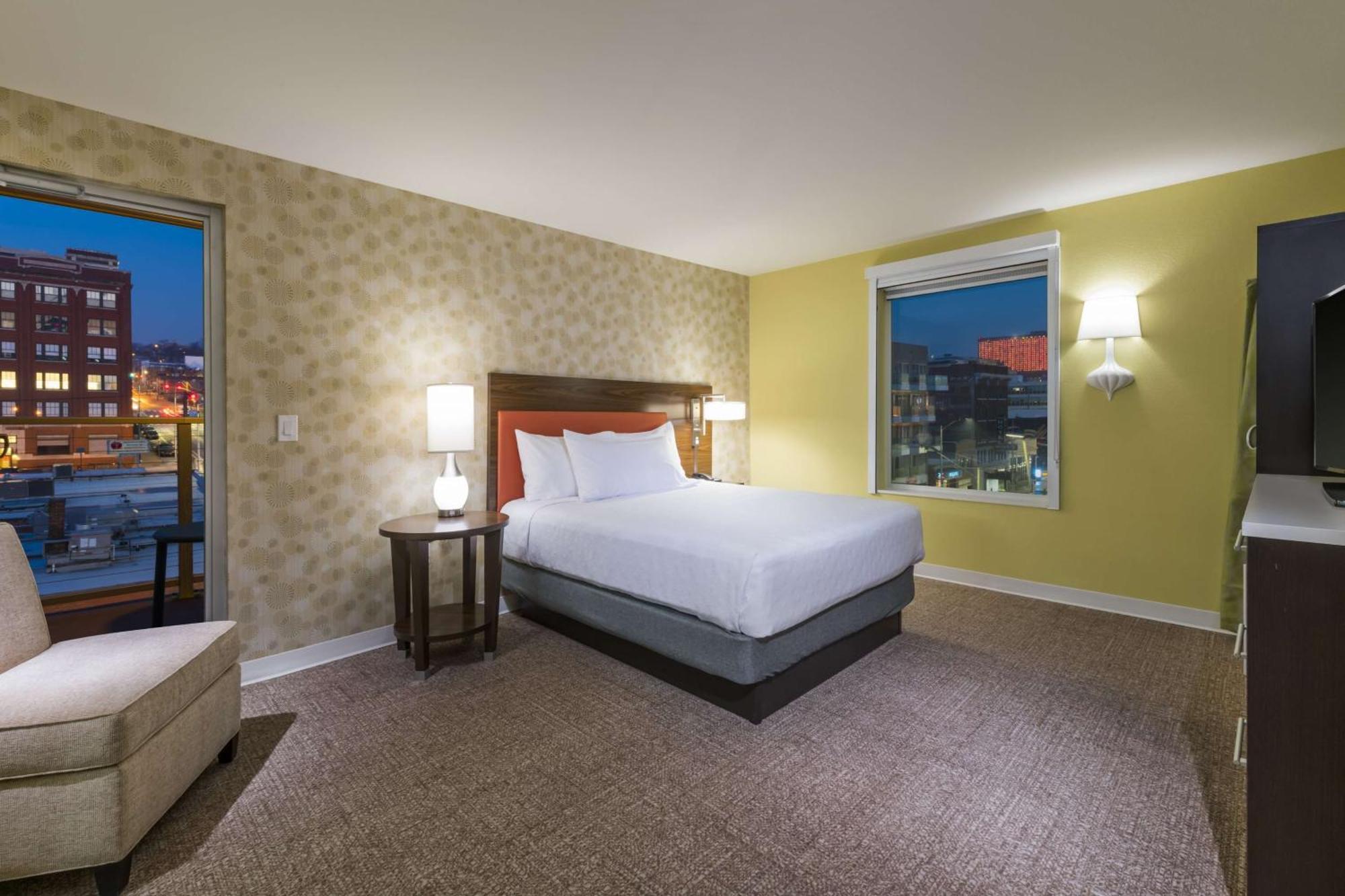 Home2 Kansas Downtown 3*